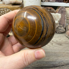 Bild in Galerie-Viewer laden, Tiger Iron 65mm Sphere #03
