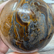 Bild in Galerie-Viewer laden, Tiger Iron 65mm Sphere #03
