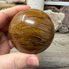 Bild in Galerie-Viewer laden, Tiger Iron 65mm Sphere #04
