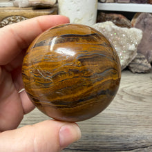 Bild in Galerie-Viewer laden, Tiger Iron 65mm Sphere #04

