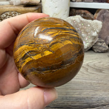 Bild in Galerie-Viewer laden, Tiger Iron 65mm Sphere #04

