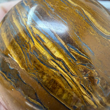 Bild in Galerie-Viewer laden, Tiger Iron 65mm Sphere #04
