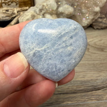 Load image into Gallery viewer, Blue Calcite Small Heart Palm Stone Set #03
