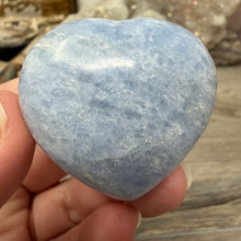 Load image into Gallery viewer, Blue Calcite Small Heart Palm Stone Set #03

