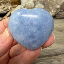 Load image into Gallery viewer, Blue Calcite Small Heart Palm Stone Set #03
