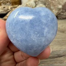 Load image into Gallery viewer, Blue Calcite Small Heart Palm Stone Set #03
