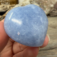 Load image into Gallery viewer, Blue Calcite Small Heart Palm Stone Set #03
