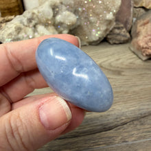 Load image into Gallery viewer, Blue Calcite Small Heart Palm Stone Set #04
