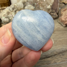 Load image into Gallery viewer, Blue Calcite Small Heart Palm Stone Set #04
