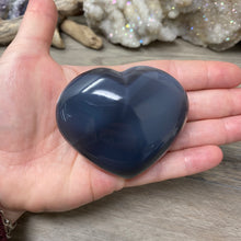 Chargez l&#39;image dans la visionneuse de la galerie, Orca ~ Blue Agate Heart Palm Stone #01
