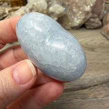 Load image into Gallery viewer, Blue Calcite Small Heart Palm Stone Set #05
