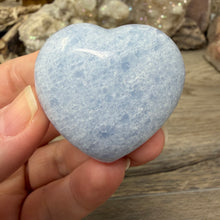 Load image into Gallery viewer, Blue Calcite Small Heart Palm Stone Set #05
