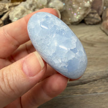 Load image into Gallery viewer, Blue Calcite Small Heart Palm Stone Set #05
