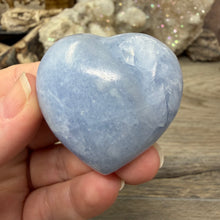 Cargar imagen en el visor de la galería, Blue Calcite Small Heart Palm Stone Set #11
