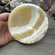 Cargar imagen en el visor de la galería, Onyx Banded Morocco 4.5" Bowl #01
