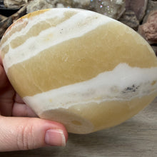 Cargar imagen en el visor de la galería, Onyx Banded Morocco 4.5" Bowl #01
