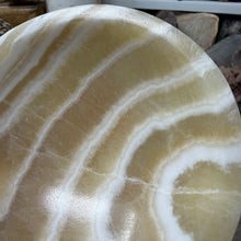 将图像加载到图库查看器中，Onyx Banded Morocco 4.5" Bowl #02
