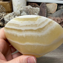 将图像加载到图库查看器中，Onyx Banded Morocco 4.5" Bowl #02
