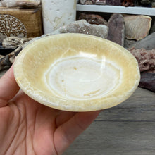 Load image into Gallery viewer, Onyx Banded Morocco 4.5" Bowl #05
