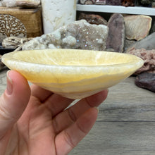 Load image into Gallery viewer, Onyx Banded Morocco 4.5" Bowl #05

