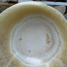 Load image into Gallery viewer, Onyx Banded Morocco 4.5" Bowl #05
