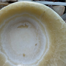 Load image into Gallery viewer, Onyx Banded Morocco 4.5" Bowl #05
