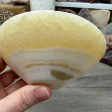 Load image into Gallery viewer, Onyx Banded Morocco 4.5" Bowl #05
