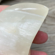 Load image into Gallery viewer, Lemon Calcite Moon #02

