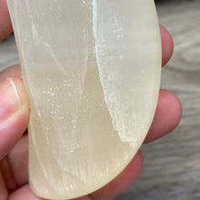 Load image into Gallery viewer, Lemon Calcite Moon #03
