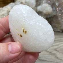 将图像加载到图库查看器中，Lemon Calcite Heart Palm Stone #04
