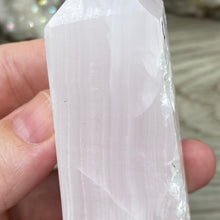 Cargar imagen en el visor de la galería, Pink Calcite / Mangano Tower #02
