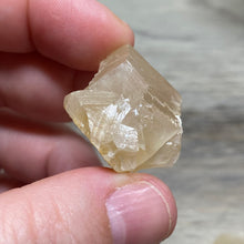 将图像加载到图库查看器中，Honey Calcite from Colorado Set
