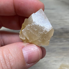 将图像加载到图库查看器中，Honey Calcite from Colorado Set
