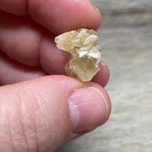 将图像加载到图库查看器中，Honey Calcite from Colorado Set
