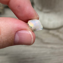 将图像加载到图库查看器中，Welo Ethiopian Opal Small Rough Set #02
