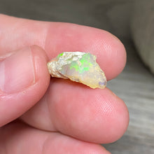 Cargar imagen en el visor de la galería, Welo Ethiopian Opal Small Rough Set #07
