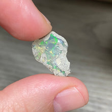 Cargar imagen en el visor de la galería, Welo Ethiopian Opal Small Rough Set #08
