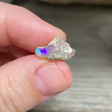 将图像加载到图库查看器中，Welo Ethiopian Opal Small Rough Set #10
