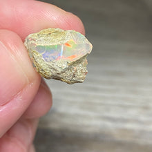 Cargar imagen en el visor de la galería, Welo Ethiopian Opal Small Rough Set #11
