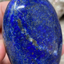 Bild in Galerie-Viewer laden, Lapis Lazuli Palm Stone #03 - 2.77&quot; x 1.82&quot; x 1.04&quot;
