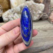 Cargar imagen en el visor de la galería, Lapis Lazuli Palm Stone #04 - 2.85&quot; x 2.08&quot; x 0.92&quot;
