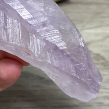 将图像加载到图库查看器中，Natural Amethyst Point from Brazil #11
