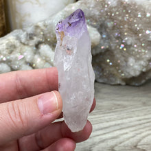 Chargez l&#39;image dans la visionneuse de la galerie, Natural Amethyst Point from Brazil #22
