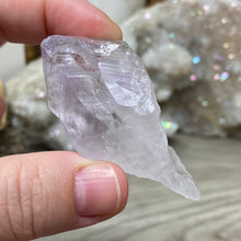 将图像加载到图库查看器中，Natural Amethyst Point from Brazil #37
