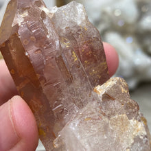 Cargar imagen en el visor de la galería, Red / Tangerine Quartz Cluster #36
