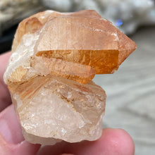 将图像加载到图库查看器中，Red / Tangerine Quartz Cluster #46
