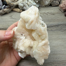 Cargar imagen en el visor de la galería, Apophyllite/Zeolite Cluster #04
