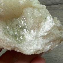 Cargar imagen en el visor de la galería, Apophyllite/Zeolite Cluster #04

