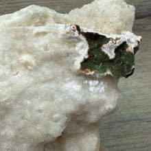 Cargar imagen en el visor de la galería, Apophyllite/Zeolite Cluster #04
