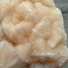 Chargez l'image dans la visionneuse de la galerie, <transcy>Apophyllite avec Stilbite et Chlorite Verte</transcy>

